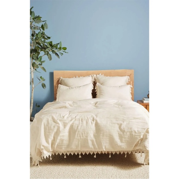 Anthropologie Scalloped Crochet Duvet Cover Size Cal King NWT - Picture 1 of 17